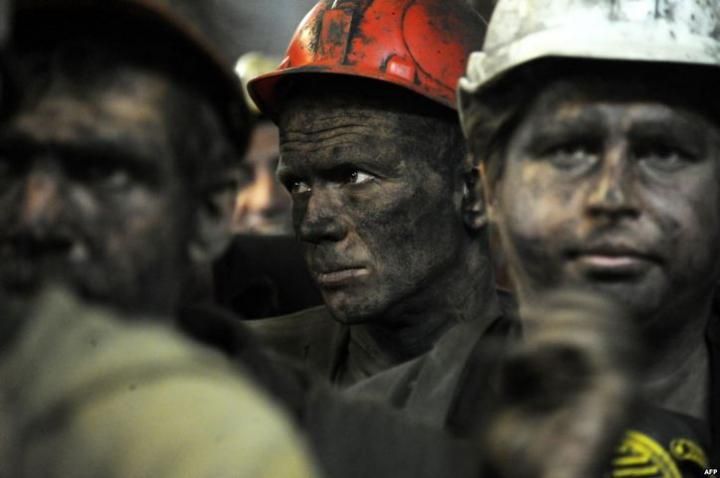 34 шахтарі відмовилися підніматися на поверхню через заборгованість по зарплаті