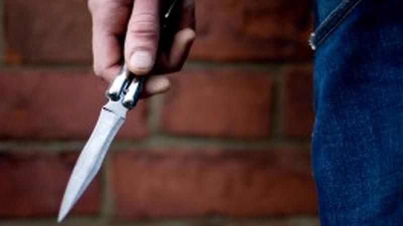 У Польщі чоловік напав на людей з ножем: є жертви У Польщі чоловік напав на людей з ножем: є жертви