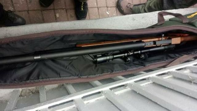 На акции протеста под Радой обнаружили вооруженного провокатора На акции протеста под Радой обнаружили вооруженного провокатора