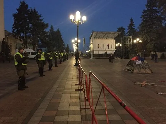 В Києві трапилася сутичка між поліцейським та протестувальником