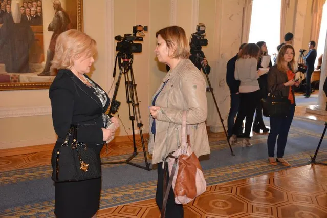 Оксана Білозір ходить в Раду з дизайнерськими сумками Оксана Білозір ходить в Раду з дизайнерськими сумками