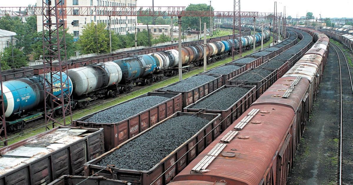 Металурги просять Гройсмана, щоб "Укрзалізниця" працювала справедливо Металурги просять Гройсмана, щоб "Укрзалізниця" працювала справедливо