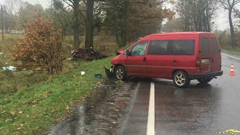 На Львівщині сталась моторошна ДТП: серед жертв – неповнолітня дитина На Львівщині сталась моторошна ДТП: серед жертв – неповнолітня дитина