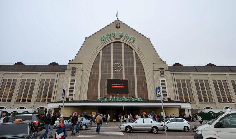 На залізничному вокзалі Києва вибухівку не знайшли На залізничному вокзалі Києва вибухівку не знайшли