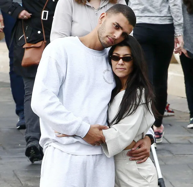 Кортні Кардашян та Юнес Бенджим Кортні Кардашян та Юнес Бенджим