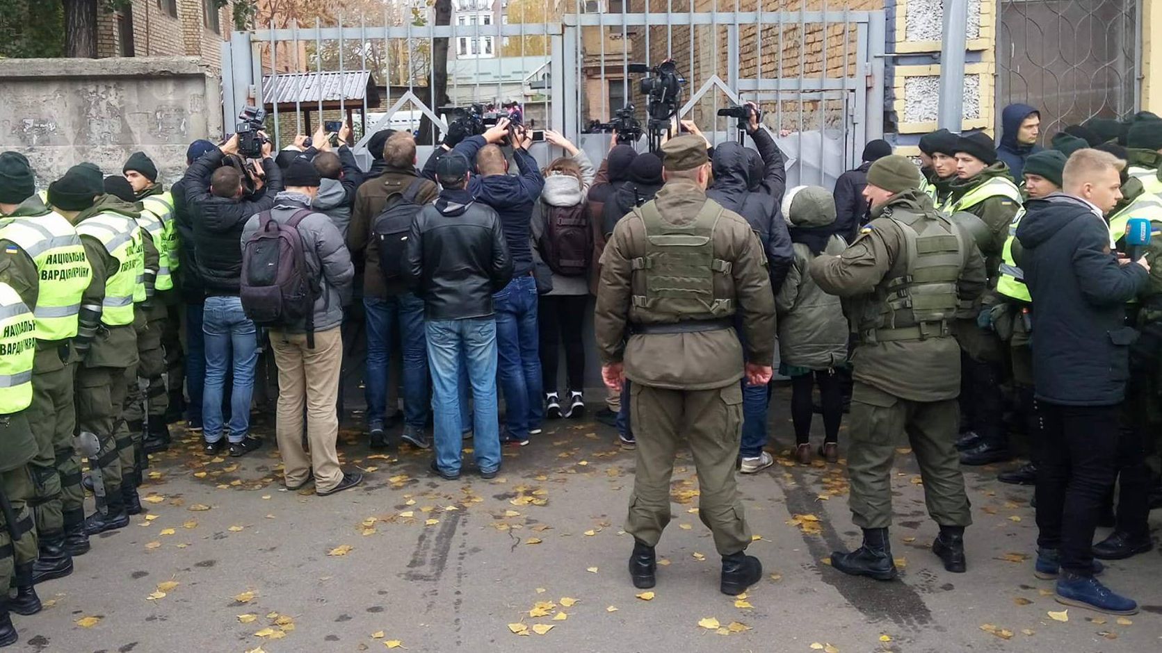 Медики из зала суда забрали Кохановского в больницу Медики из зала суда забрали Кохановского в больницу