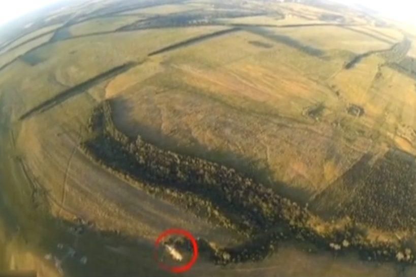 Волонтери показали на відео підбитий ворожий танк на Донбасі