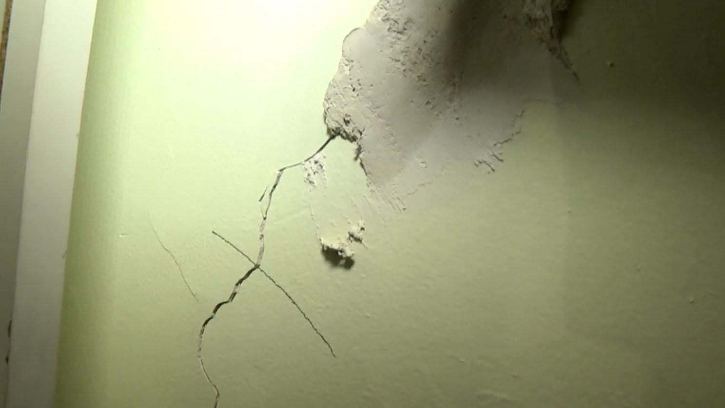 Національний музей історії України тріщить по швах: жахаюче відео Національний музей історії України тріщить по швах: жахаюче відео