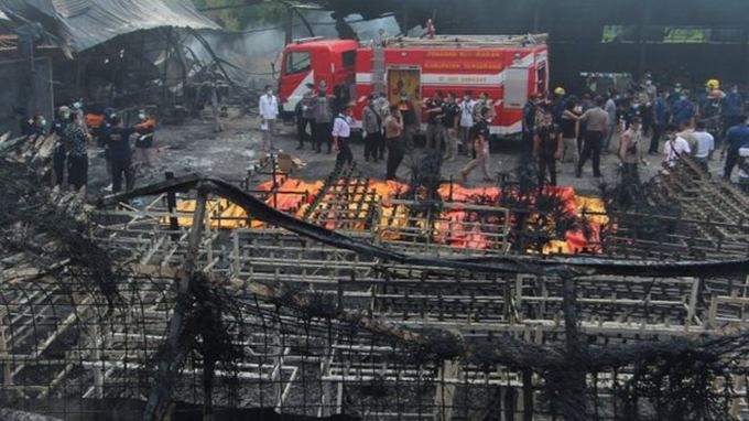 30 человек погибли из-за взрыва завода фейерверков: жуткие фото