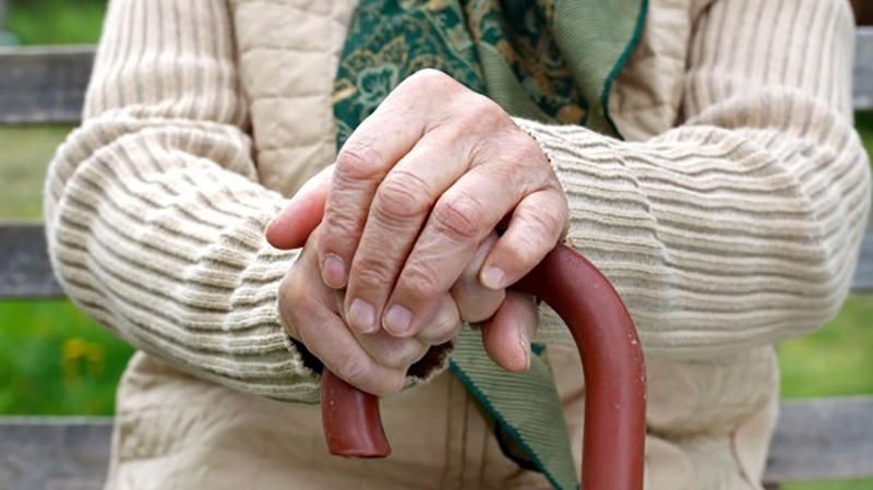 У Києві жінка побила немічну пенсіонерку: деталі нападу У Києві жінка побила немічну пенсіонерку: деталі нападу