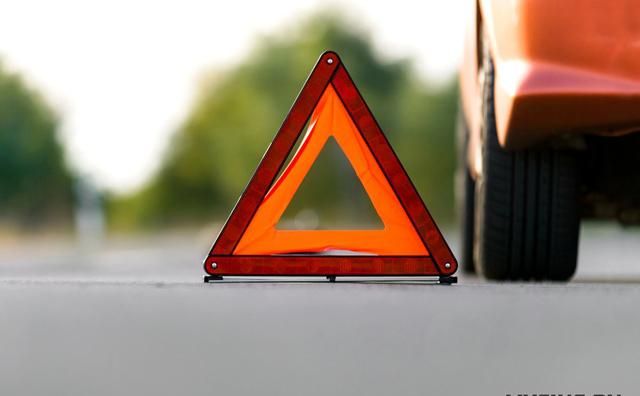 На Донеччині трапилася смертельна аварія за участю військового транспорту та моторолера На Донеччині трапилася смертельна аварія за участю військового транспорту та моторолера