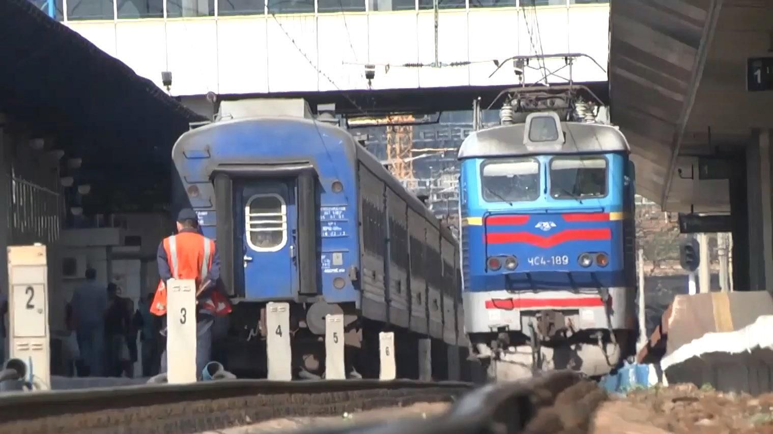 Як українські олігархи розкрадають "Укрзалізницю": розслідування журналістів Як українські олігархи розкрадають "Укрзалізницю": розслідування журналістів