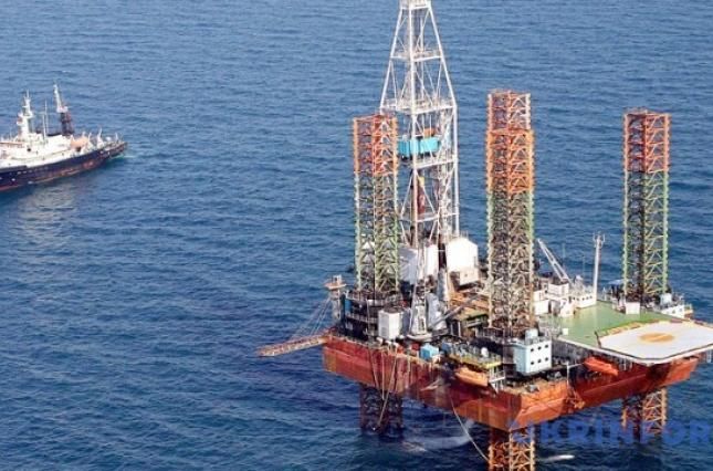 "Роснефть" остановила добычу нефти в Черном море