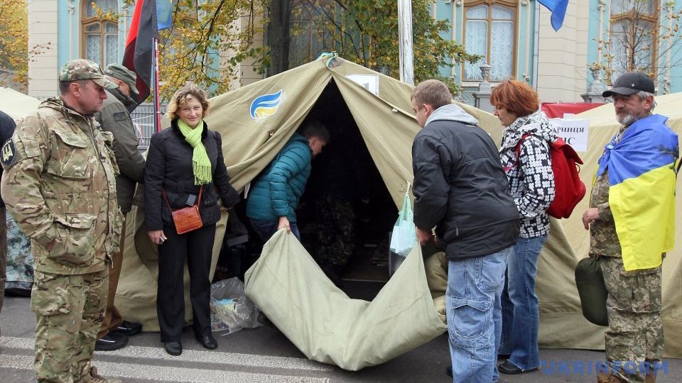 Протестувальники під Радою оголосили нові вимоги: відео Протестувальники під Радою оголосили нові вимоги: відео
