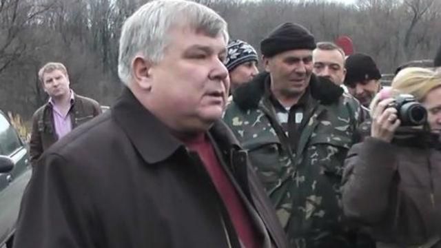 Міліціонер, що допомагав терористам, отримав "хлібну" державну роботу Міліціонер, що допомагав терористам, отримав "хлібну" державну роботу