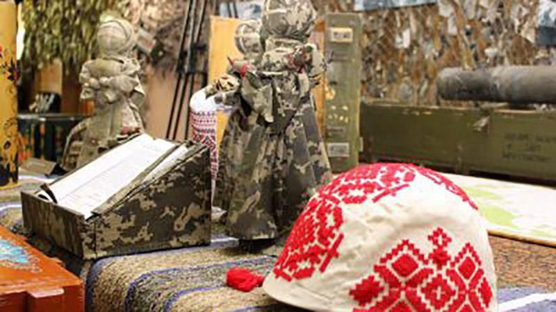 В Чернигове по-особому представили предметы из зоны АТО В Чернигове по-особому представили предметы из зоны АТО