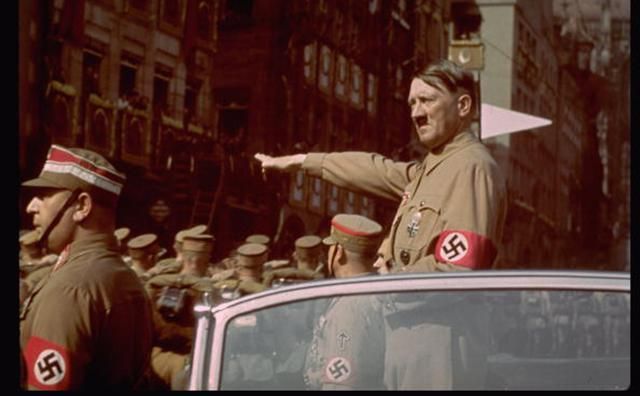 Гітлер не загинув у війні: в ЦРУ розсекретили місце втечі лідера нацистів
