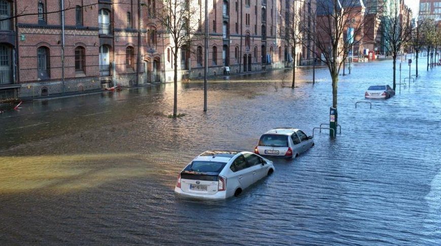 Кількість жертв негоди в Європі зросла: фото наслідків стихії