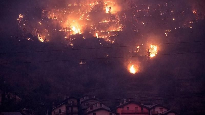 В Италии продолжает гореть лес