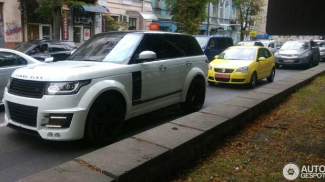 У Києві помітили унікальний Range Rover: лише тюнінг може коштувати чверть мільйона євро