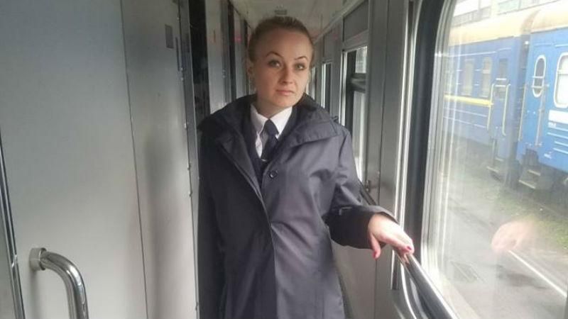 Выглядят по-новому: "Укрзализныця" переодела проводников в новую форму Выглядят по-новому: "Укрзализныця" переодела проводников в новую форму