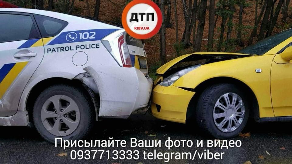 У Києві поліція потрапила в аварію: опублікували фото