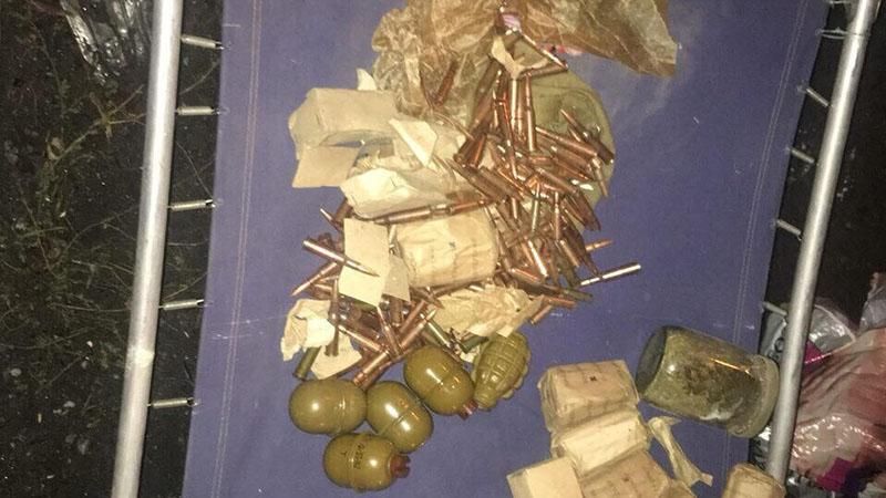 Майже дві тисячі боєприпасів чоловік зберігав вдома і у авто Майже дві тисячі боєприпасів чоловік зберігав вдома і у авто