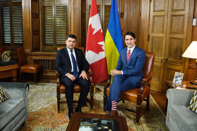 Джастін Трюдо прийшов на зустріч з Володимиром Гройсманом у кольорових шкарпетках Джастін Трюдо прийшов на зустріч з Володимиром Гройсманом у кольорових шкарпетках