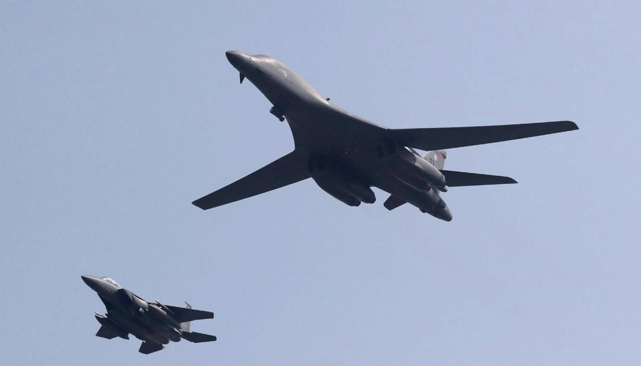 Россия и США направили бомбардировщики с ядерным оружием к границам КНДР, –  СМИ