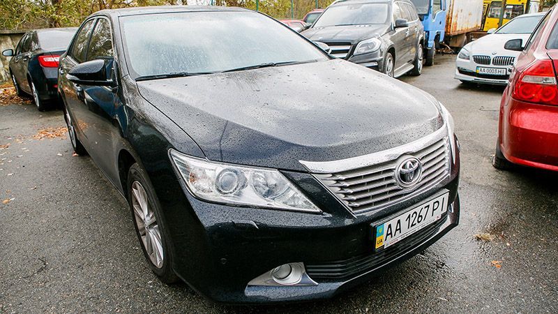 Які машини одіозного Клименка виставили на аукціон Які машини одіозного Клименка виставили на аукціон