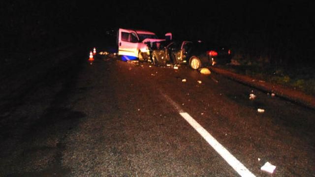 Страшна аварія біля Бердичева: загинуло 2 людей, багато поранених Страшна аварія біля Бердичева: загинуло 2 людей, багато поранених