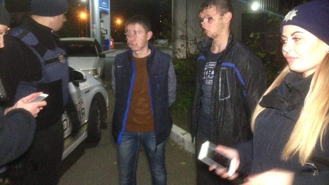 Троє чоловіків побили і пограбували журналіста у Миколаєві: фото та відео