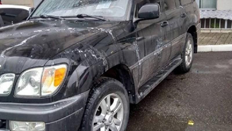 У Харкові кислотою облили депутатський Lexus У Харкові кислотою облили депутатський Lexus