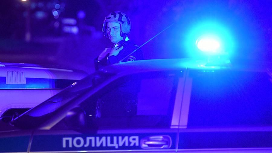 Появилось видео вооруженного нападения на пост полиции в России Появилось видео вооруженного нападения на пост полиции в России