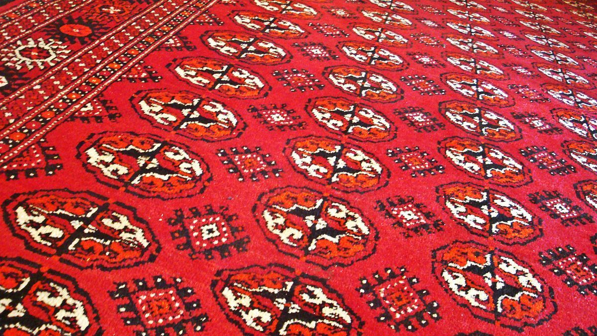 Уряд закупить килимів на майже мільйон гривень
