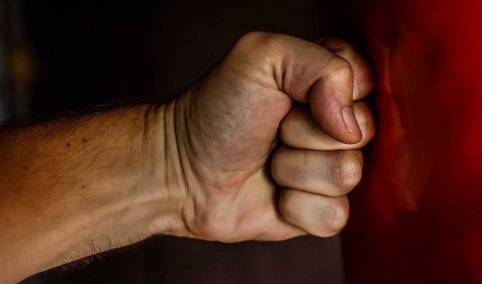 У Києві побили іноземного дипломата У Києві побили іноземного дипломата