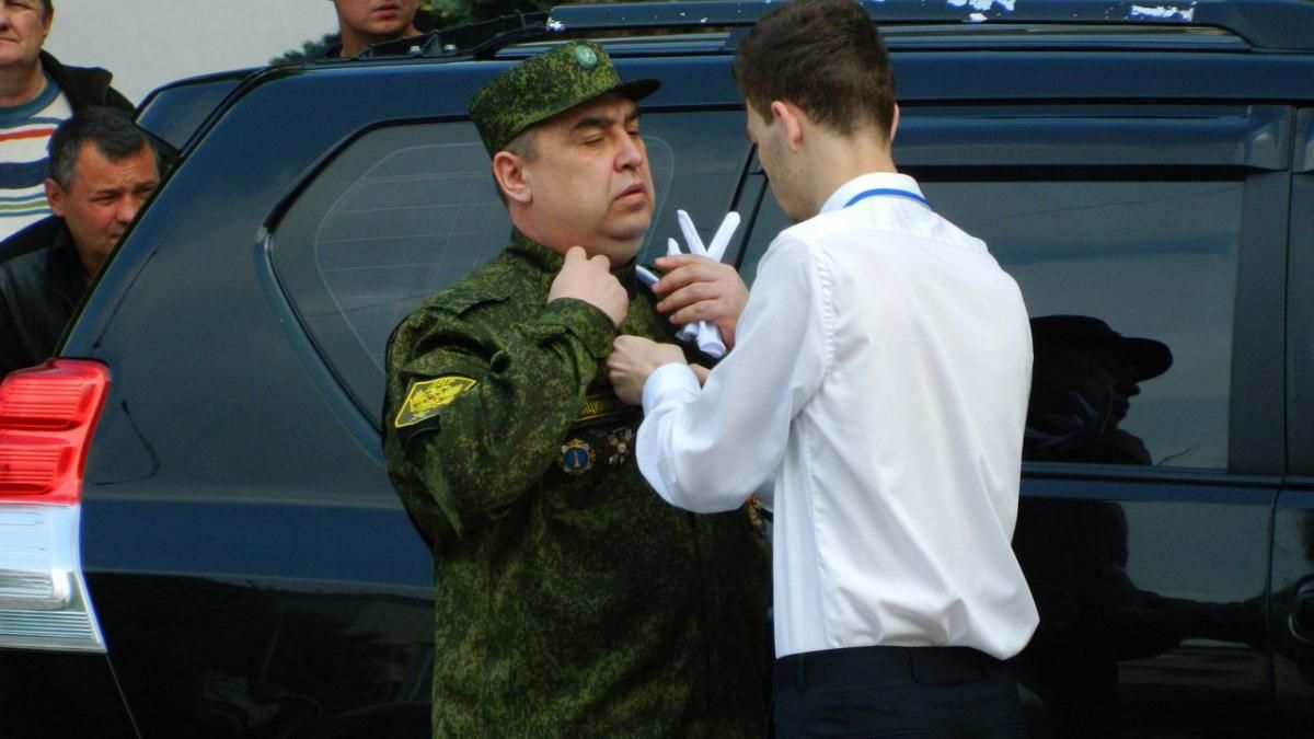 Вождь "ЛНР" Плотницкий "митинговал" по случаю "дня единства" в России