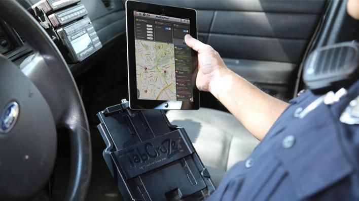 Майже мільйон гривень на планшетах: експерт викрив корупційну схему поліції Майже мільйон гривень на планшетах: експерт викрив корупційну схему поліції