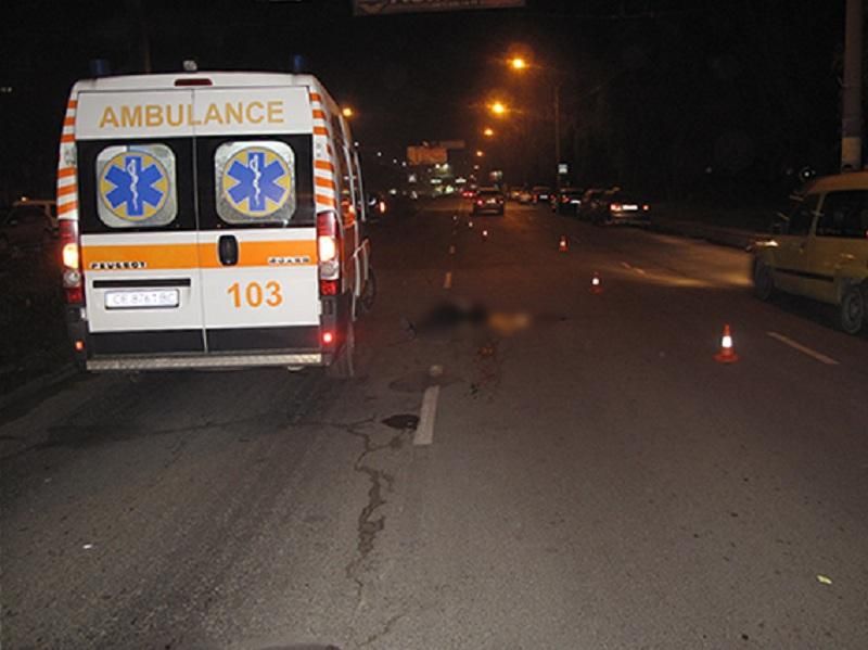 У Чернівцях третю добу шукають водія, який насмерть збив студентку: фото кривдника У Чернівцях третю добу шукають водія, який насмерть збив студентку: фото кривдника