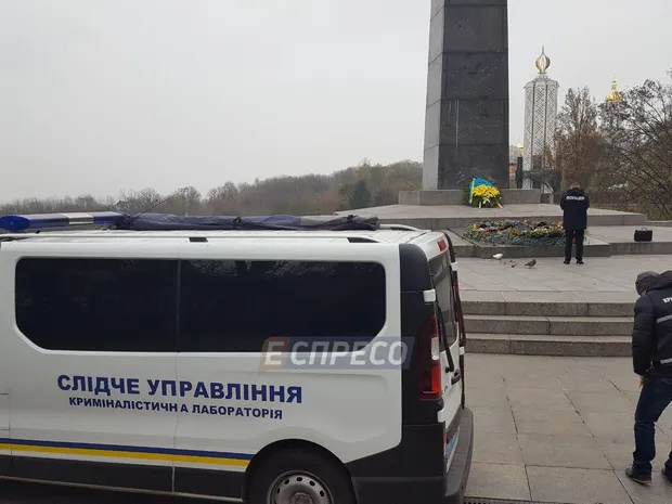 В Києві залили цементом Вічний вогонь