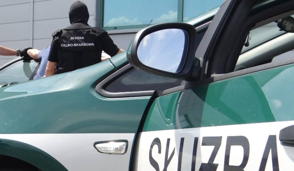 Пьяный украинец избил польского таможенника во время пересечения границы Пьяный украинец избил польского таможенника во время пересечения границы