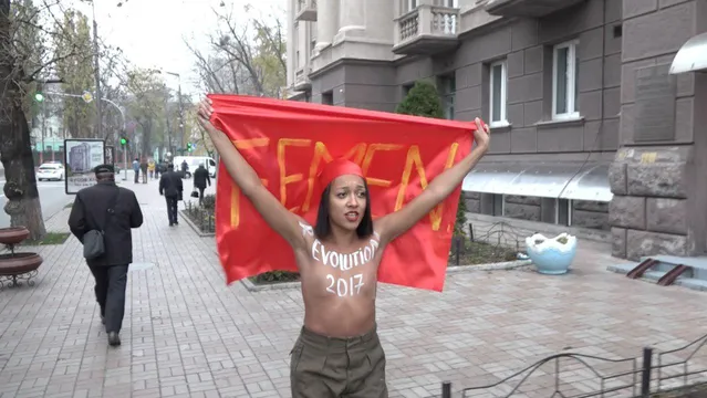Femen, Київ, протест, Жовтнева революція