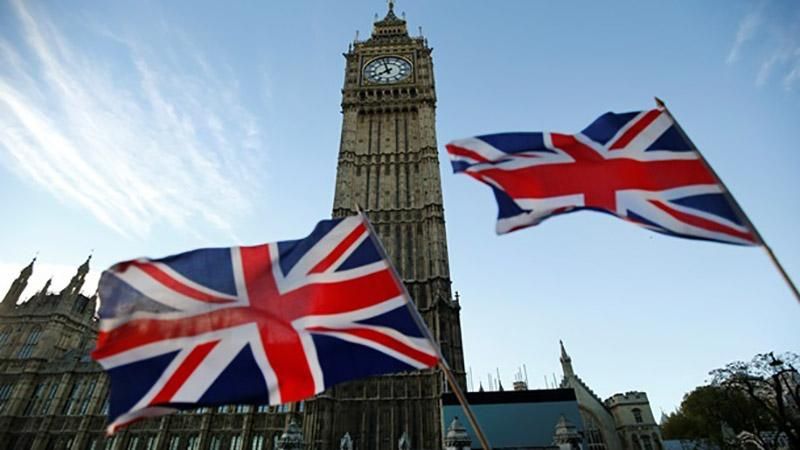 Великобритания ослабит строгие требования для представителей стран ЕС