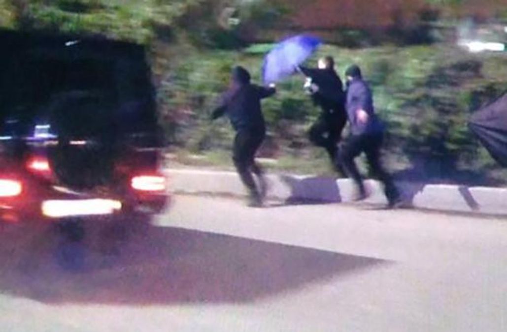 Поліція розслідує напад на журналістів у Києві, які знімали приліт Медведчука Поліція розслідує напад на журналістів у Києві, які знімали приліт Медведчука