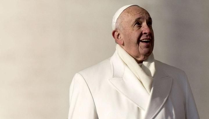 Папа Франциск упрекнул верующих за телефоны