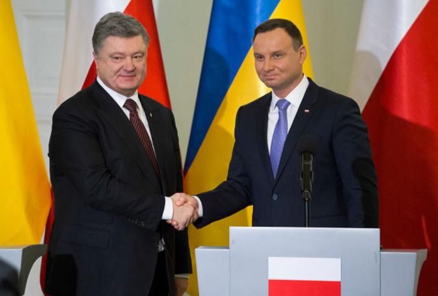 Польща погодилася на пропозицію Порошенка щодо покращення відносин між країнами