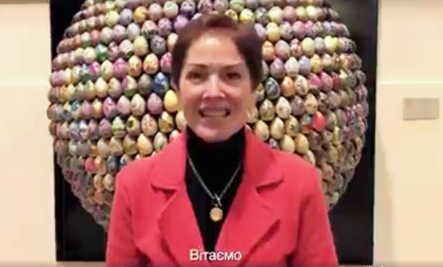 Посол США з дипломатами записали для українців відеопривітання із Днем писемності Посол США з дипломатами записали для українців відеопривітання із Днем писемності