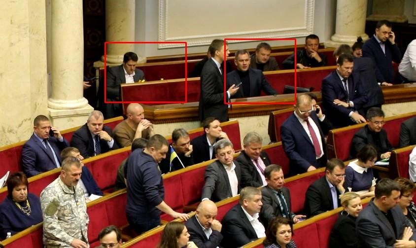На фото сняли нардепов, которые кнопкодавили сегодня в Верховной Раде На фото сняли нардепов, которые кнопкодавили сегодня в Верховной Раде