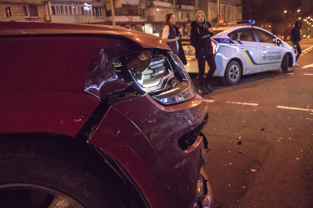 У центрі Києва не розминулися два елітні авто: опублікували фото