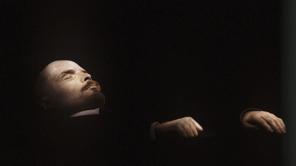 Людину, яка зважиться поховати Леніна, запам'ятають, – в РПЦ дали коментар щодо поховання вождя Людину, яка зважиться поховати Леніна, запам'ятають, – в РПЦ дали коментар щодо поховання вождя